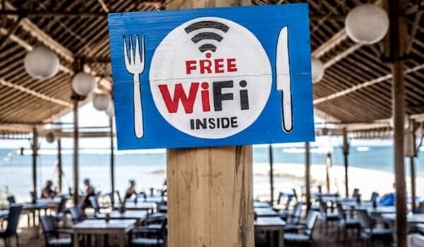 Public WiFi Connection Poses a Security Risk